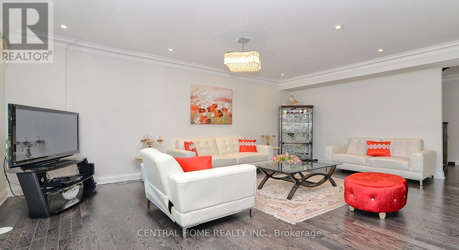 47 Divon Lane, Richmond Hill, Ontario  L4B 0G4 - Photo 8 - N12528736