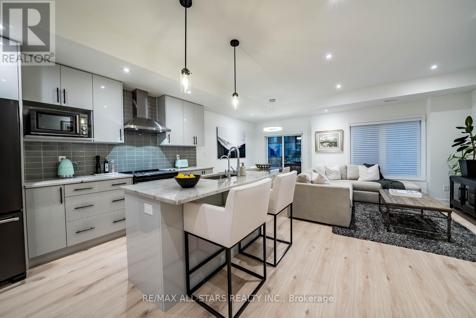 138 Covington Crescent, Whitchurch-Stouffville, Ontario  L4A 4W8 - Photo 12 - N12528780