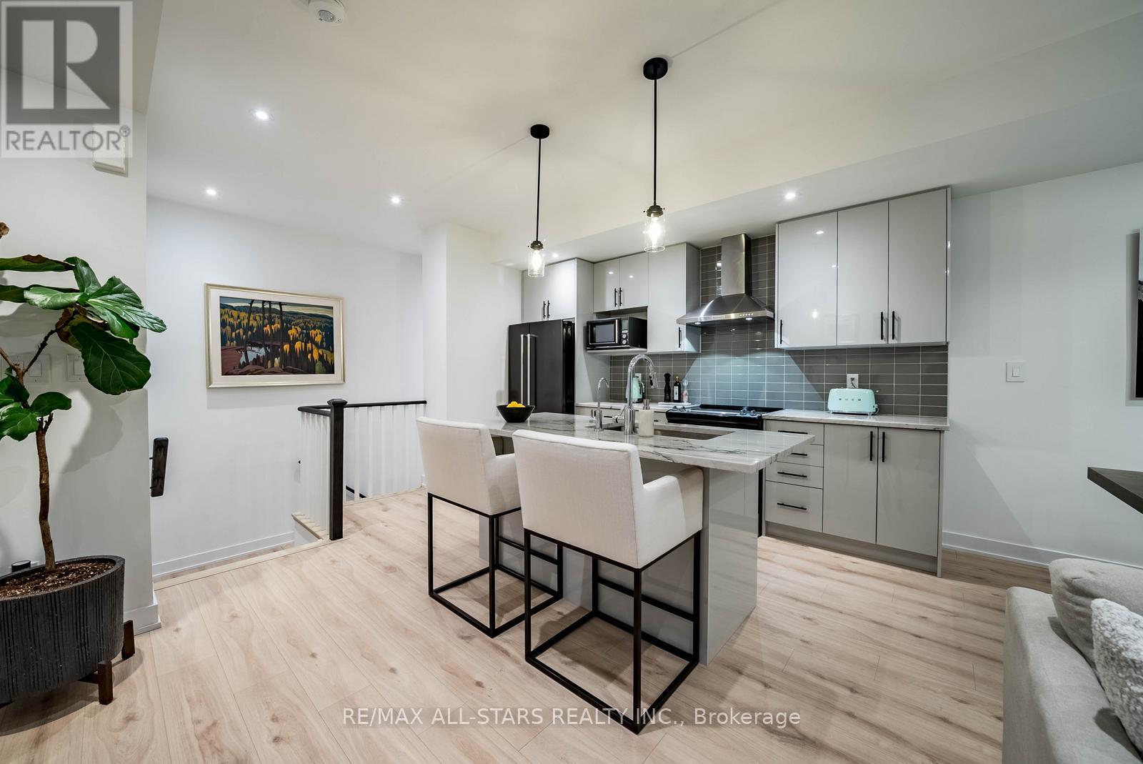 138 Covington Crescent, Whitchurch-Stouffville, Ontario  L4A 4W8 - Photo 13 - N12528780