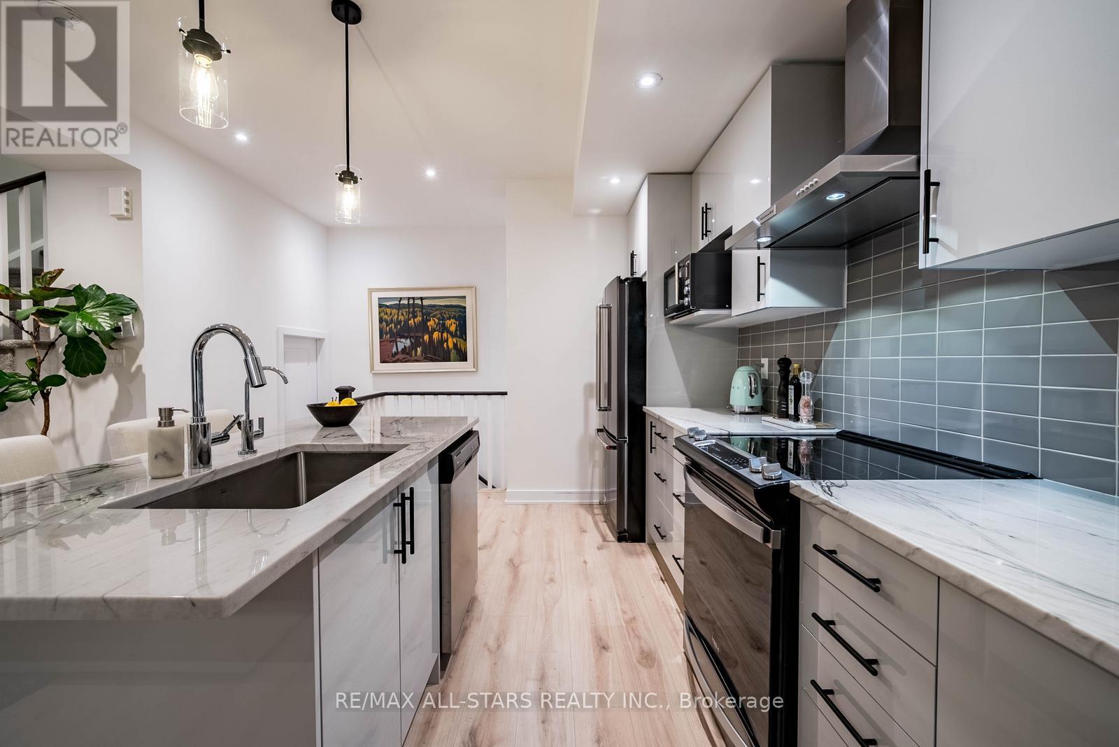 138 Covington Crescent, Whitchurch-Stouffville, Ontario  L4A 4W8 - Photo 16 - N12528780