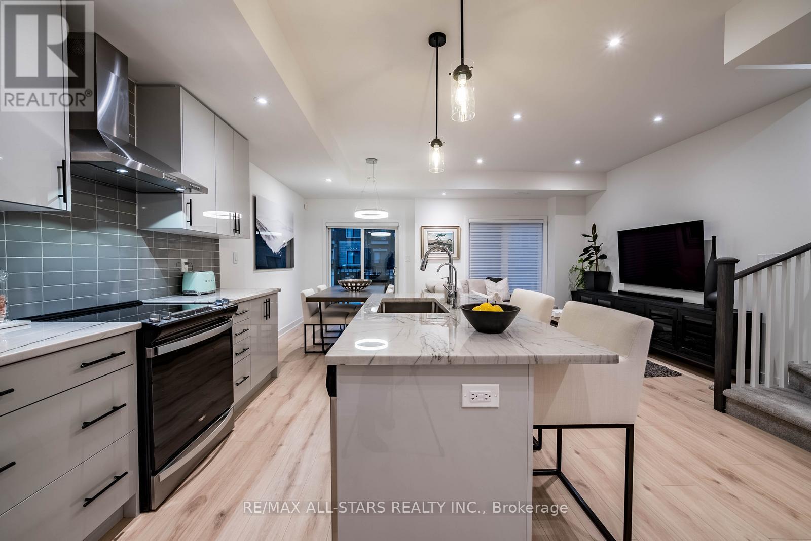 138 Covington Crescent, Whitchurch-Stouffville, Ontario  L4A 4W8 - Photo 17 - N12528780