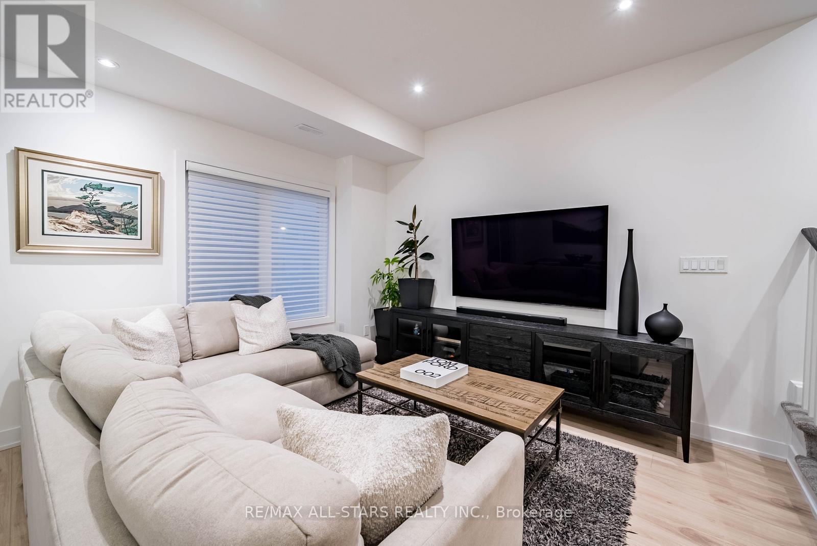 138 Covington Crescent, Whitchurch-Stouffville, Ontario  L4A 4W8 - Photo 22 - N12528780