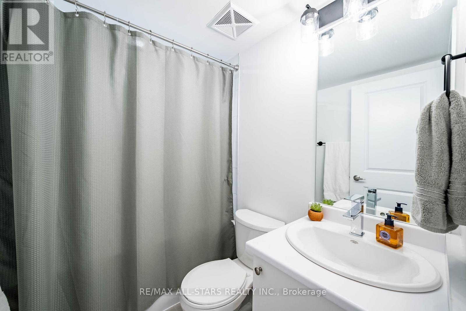 138 Covington Crescent, Whitchurch-Stouffville, Ontario  L4A 4W8 - Photo 33 - N12528780