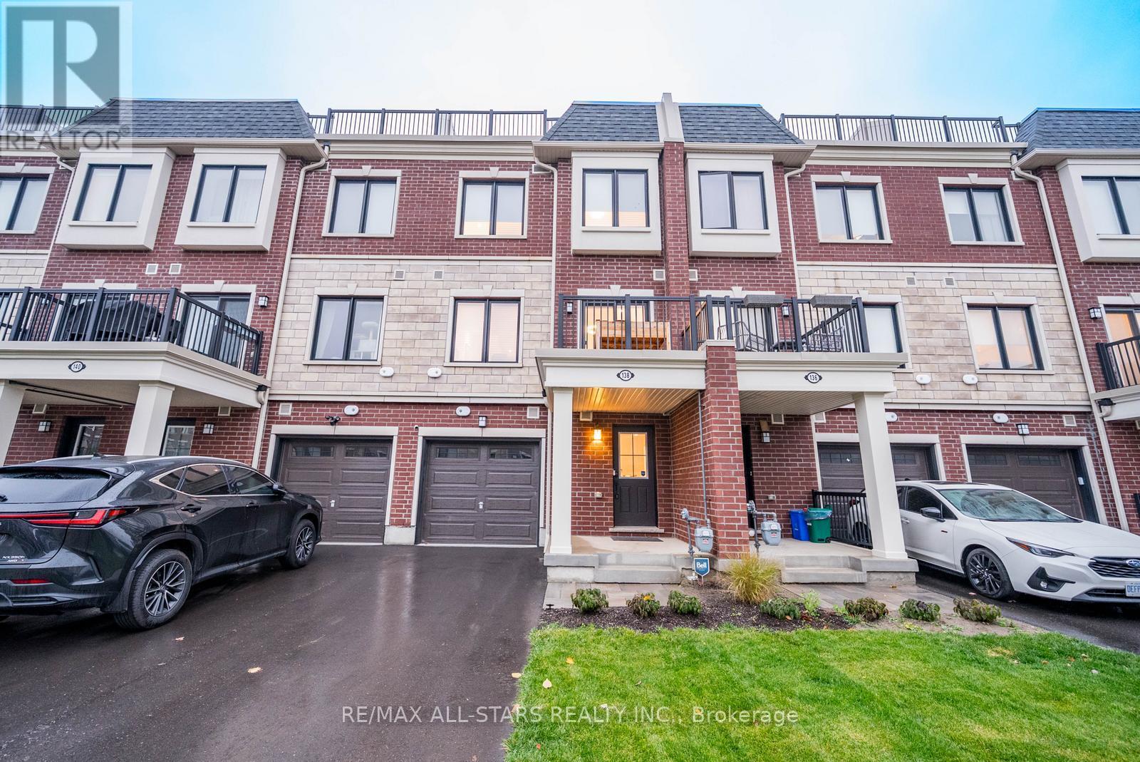 138 Covington Crescent, Whitchurch-Stouffville, Ontario  L4A 4W8 - Photo 4 - N12528780