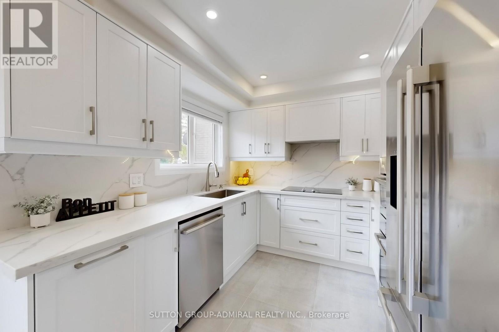 62 Agostino Crescent, Vaughan, Ontario  L4K 5L1 - Photo 9 - N12528790