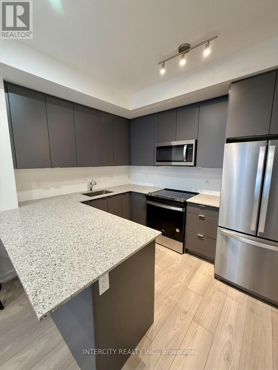 9 - 18 Lytham Green Circle, Newmarket, Ontario  L3Y 0H4 - Photo 4 - N12528826