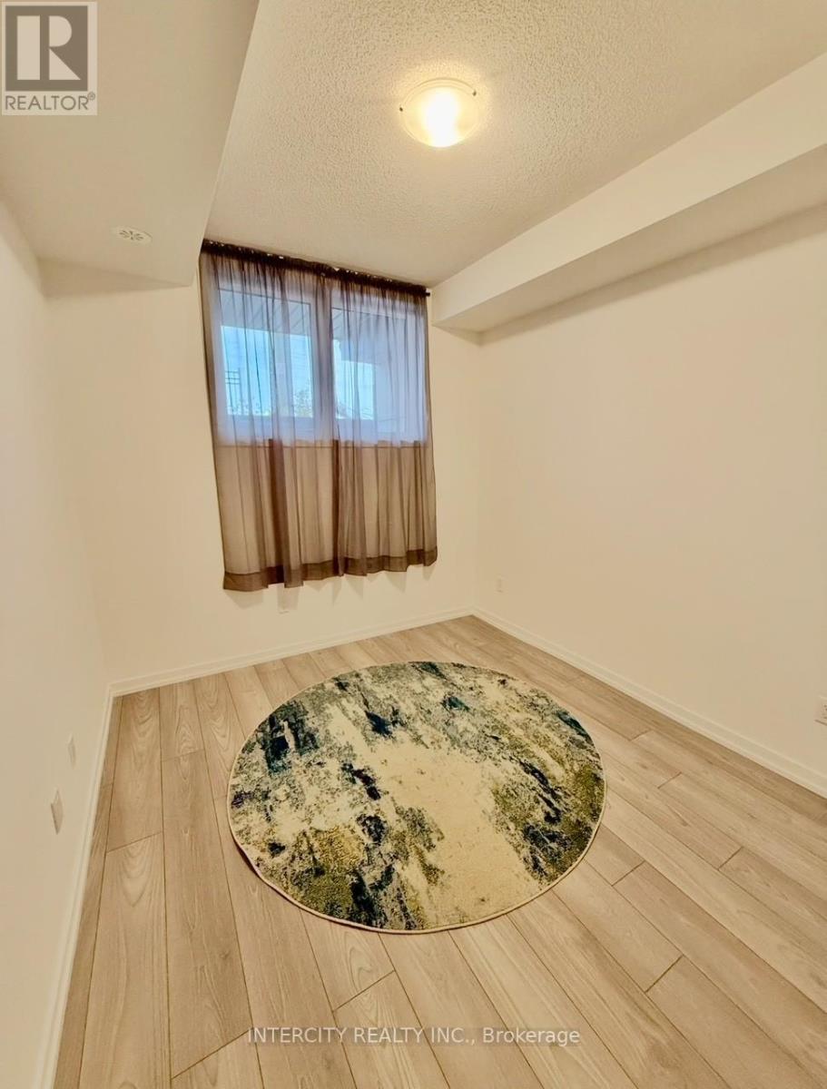 9 - 18 Lytham Green Circle, Newmarket, Ontario  L3Y 0H4 - Photo 7 - N12528826