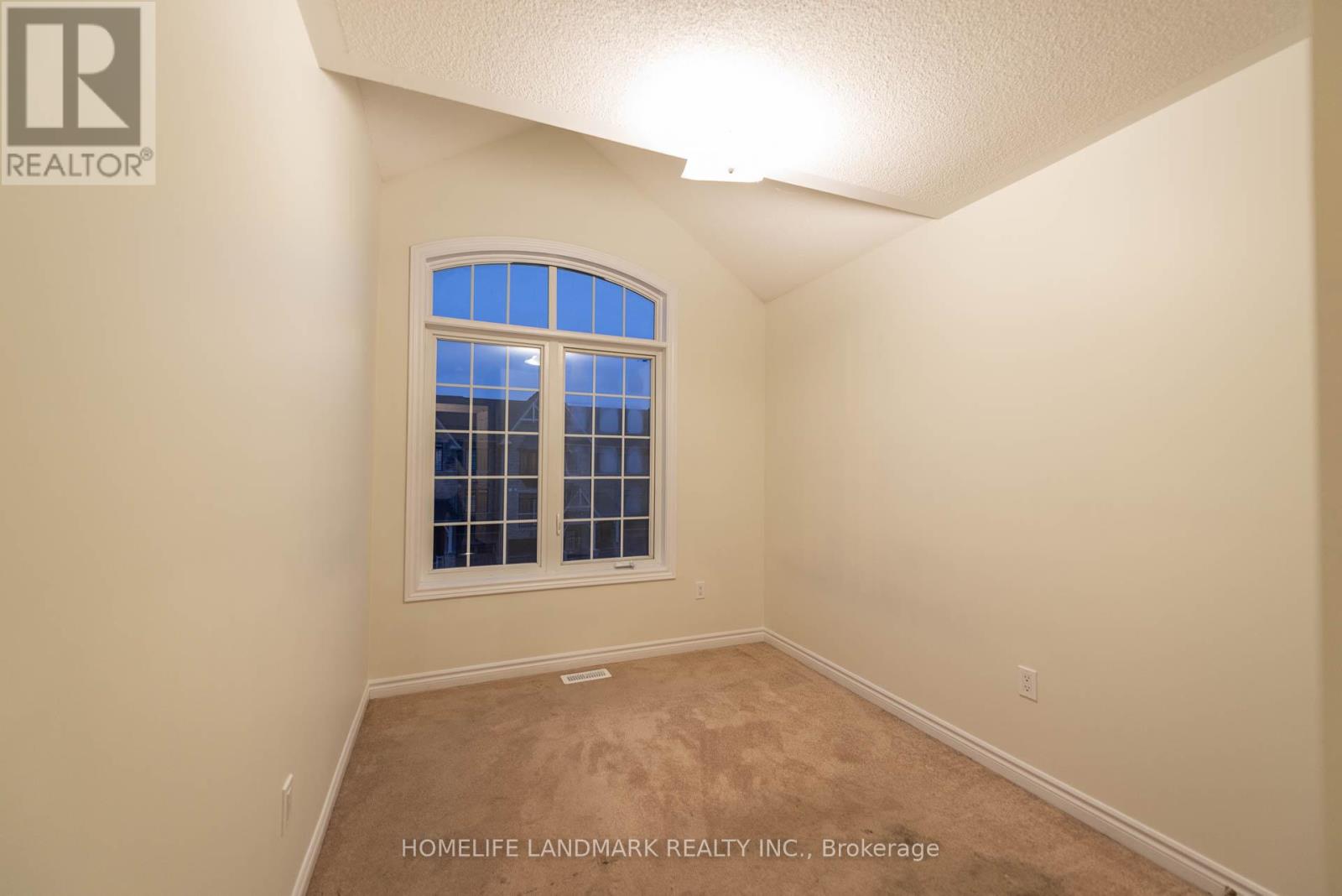 98 Farooq Boulevard, Vaughan, Ontario  L4H 4S1 - Photo 10 - N12528942