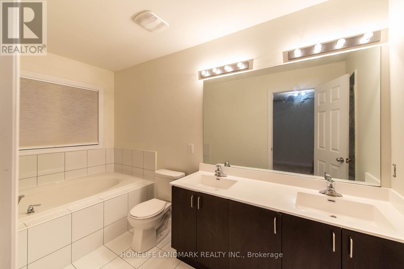 98 Farooq Boulevard, Vaughan, Ontario  L4H 4S1 - Photo 13 - N12528942