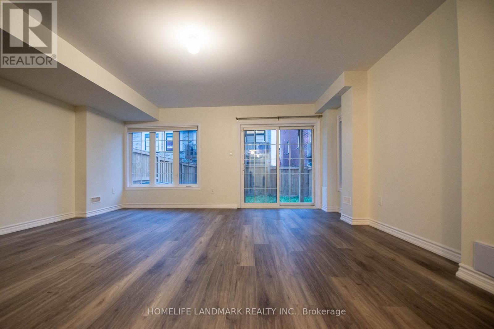 98 Farooq Boulevard, Vaughan, Ontario  L4H 4S1 - Photo 2 - N12528942