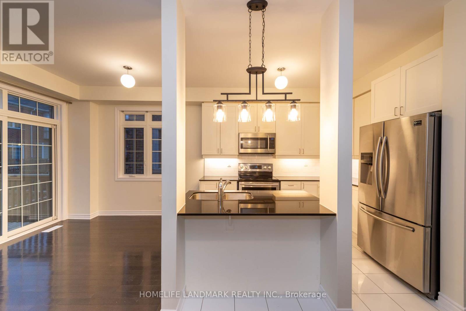 98 Farooq Boulevard, Vaughan, Ontario  L4H 4S1 - Photo 7 - N12528942