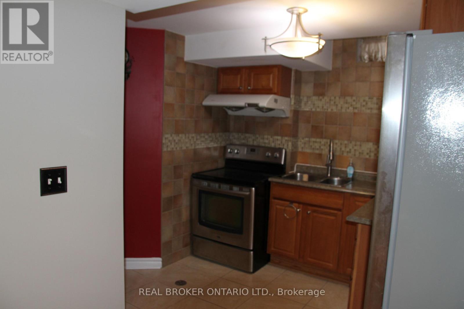 147 Jordanray Boulevard, Newmarket, Ontario  L3X 2P4 - Photo 6 - N12528982