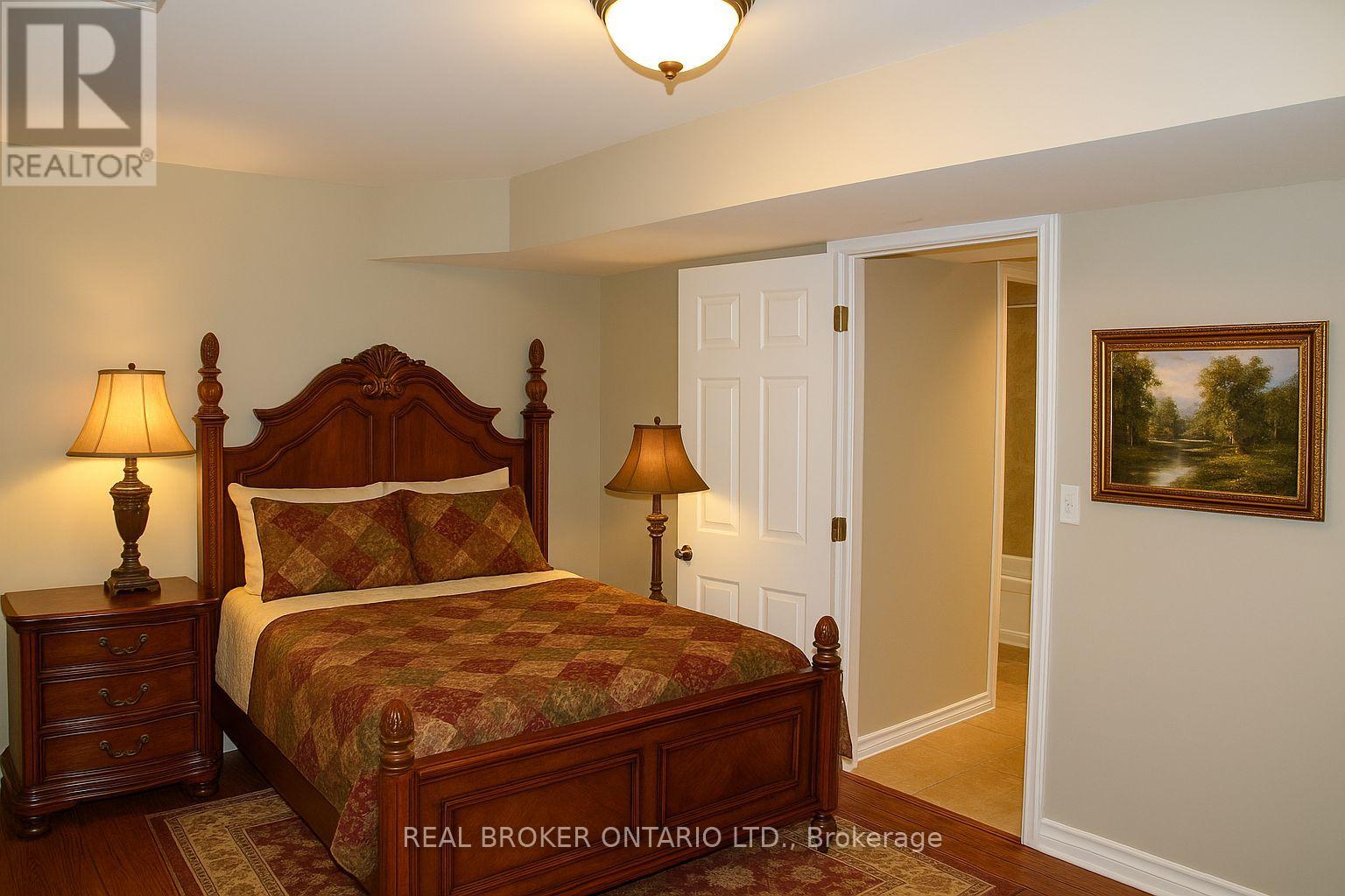 147 Jordanray Boulevard, Newmarket, Ontario  L3X 2P4 - Photo 9 - N12528982