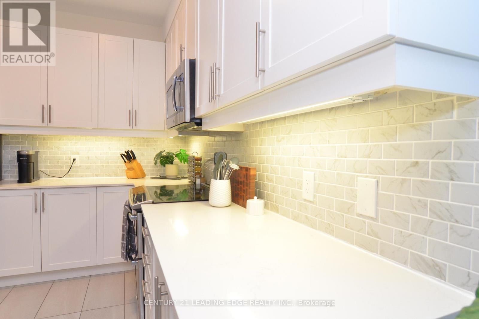 447 Ritas Avenue, Newmarket, Ontario  L3X 2N1 - Photo 11 - N12529018