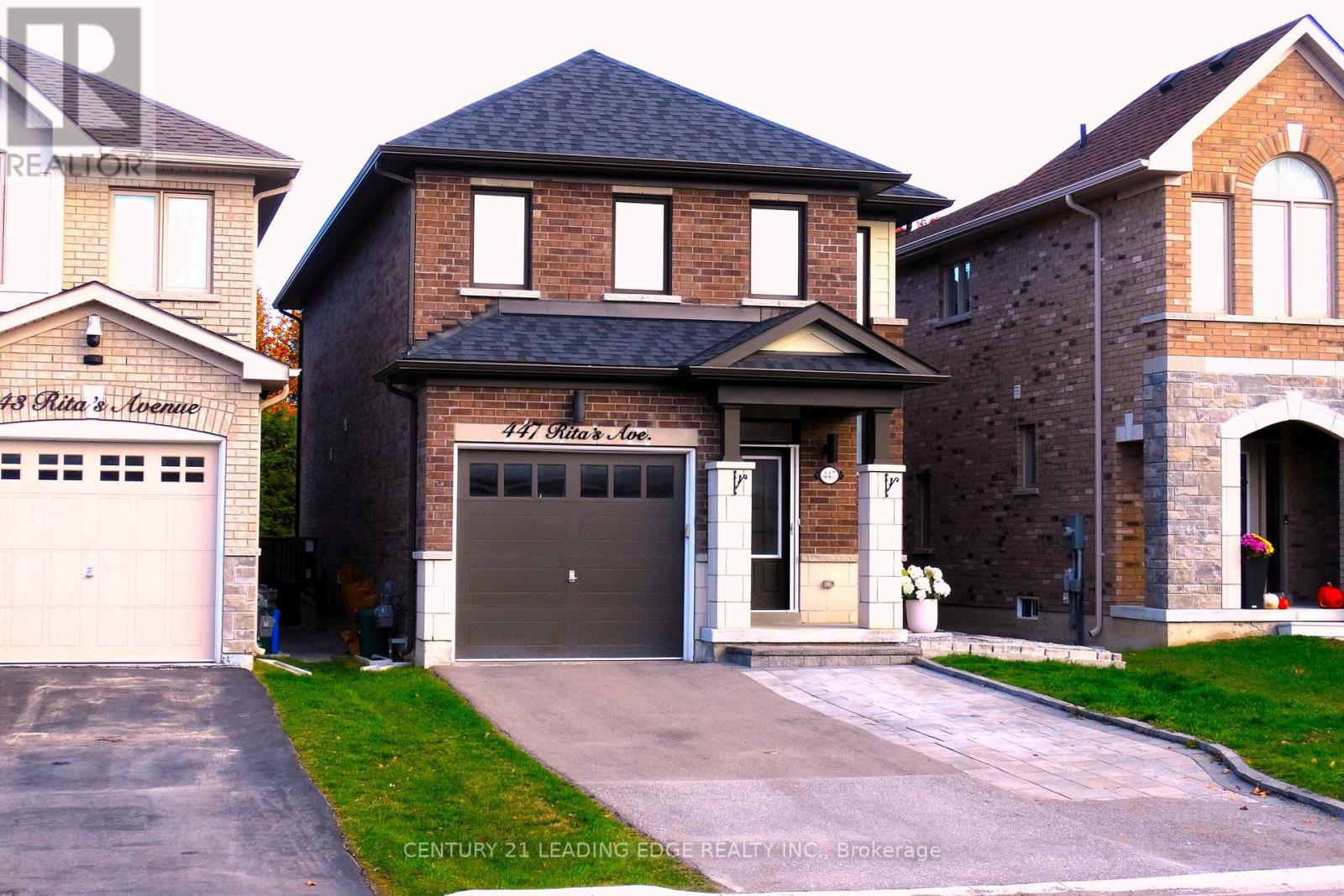 447 Ritas Avenue, Newmarket, Ontario  L3X 2N1 - Photo 2 - N12529018