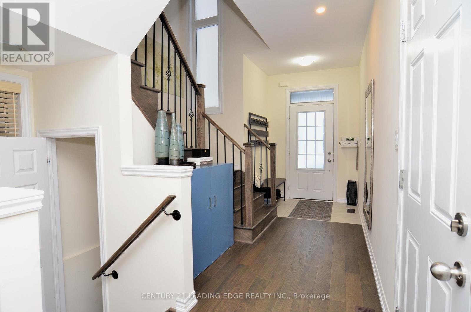 447 Ritas Avenue, Newmarket, Ontario  L3X 2N1 - Photo 3 - N12529018