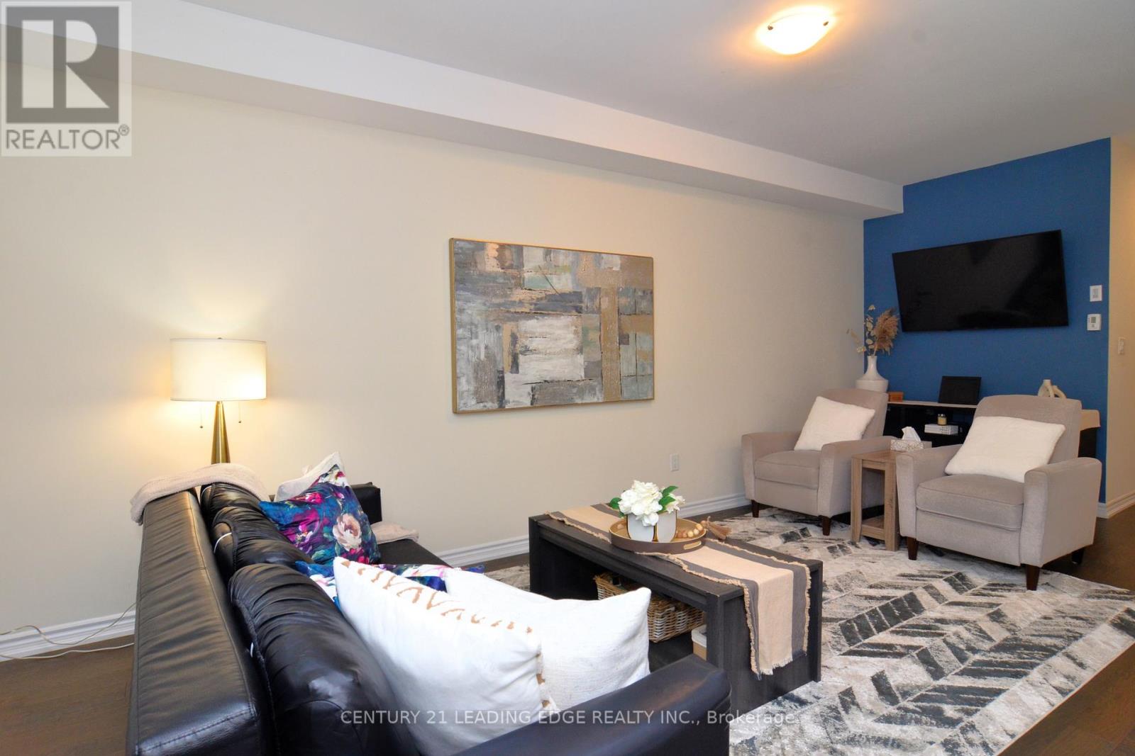 447 Ritas Avenue, Newmarket, Ontario  L3X 2N1 - Photo 6 - N12529018