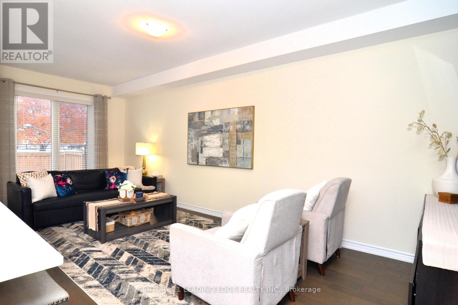 447 Ritas Avenue, Newmarket, Ontario  L3X 2N1 - Photo 7 - N12529018