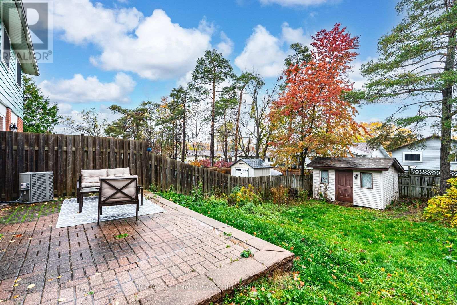 29 Chaucer Crescent, Barrie, Ontario  L4N 4T8 - Photo 10 - S12528772