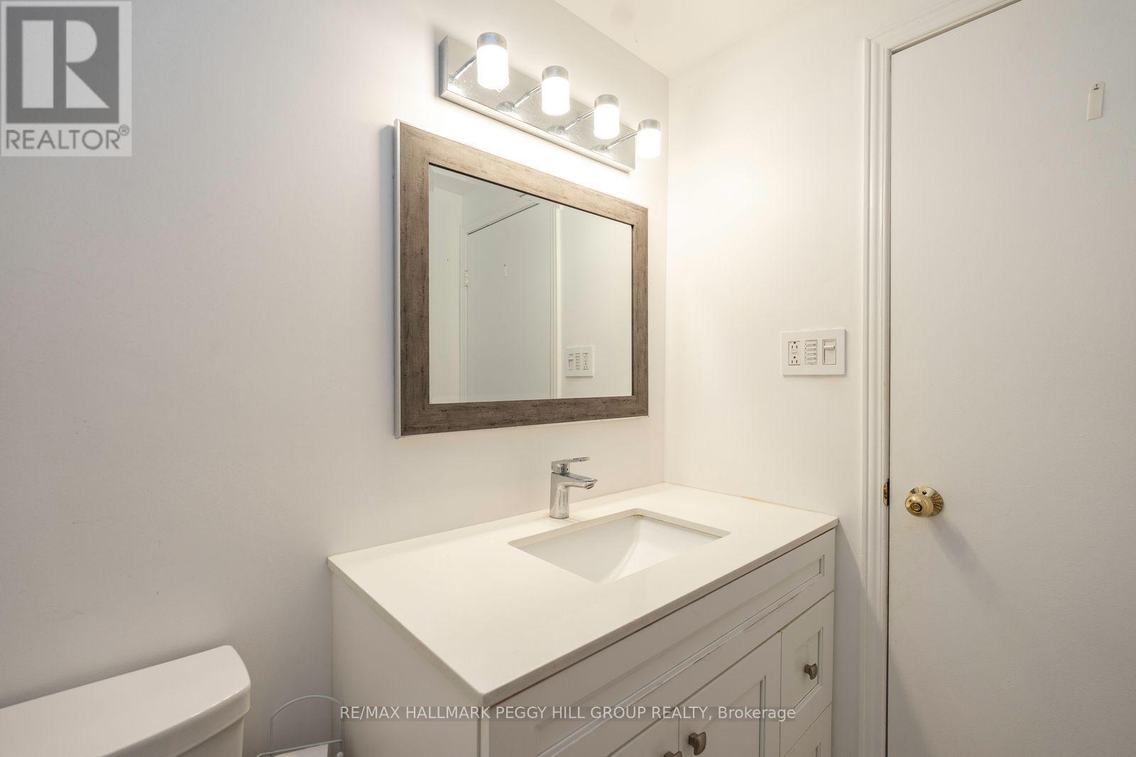 29 Chaucer Crescent, Barrie, Ontario  L4N 4T8 - Photo 6 - S12528772