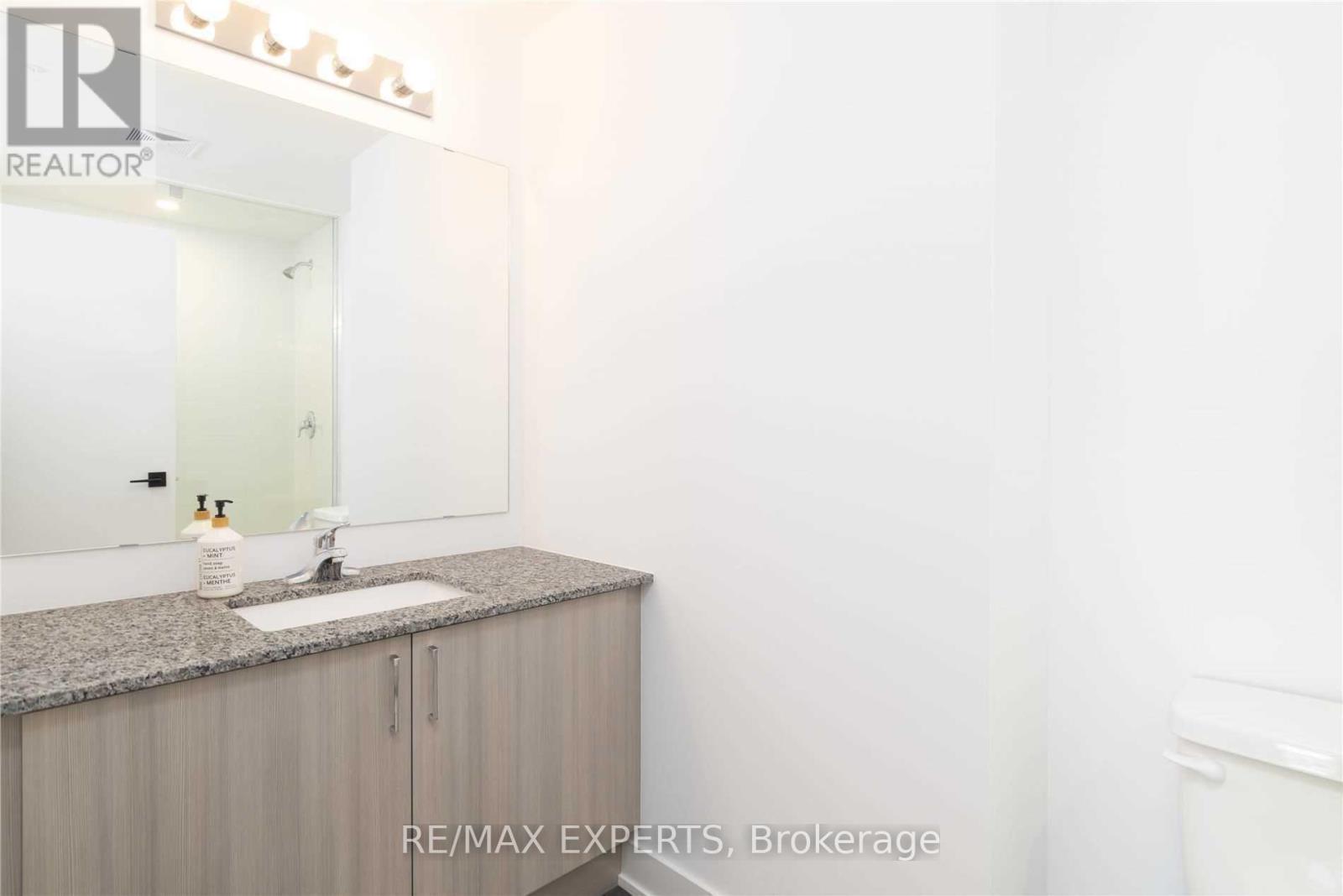 604 - 4 Spice Way, Barrie, Ontario  L9J 0M2 - Photo 10 - S12529010