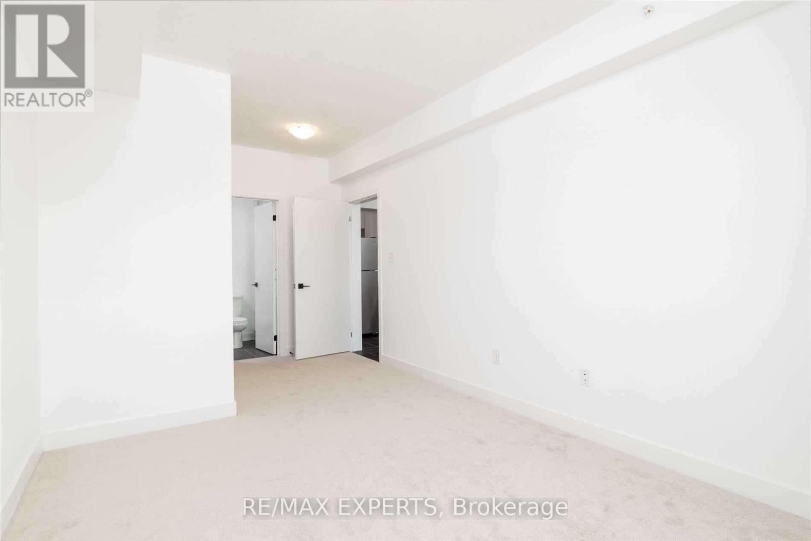 604 - 4 Spice Way, Barrie, Ontario  L9J 0M2 - Photo 13 - S12529010