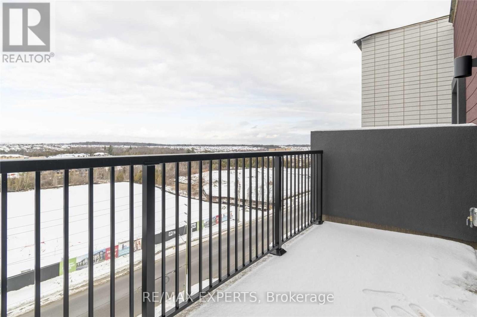 604 - 4 Spice Way, Barrie, Ontario  L9J 0M2 - Photo 18 - S12529010