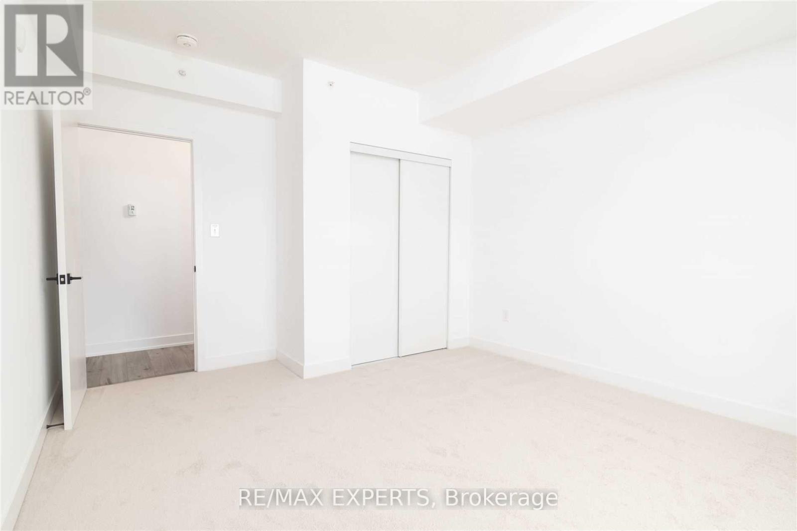 604 - 4 Spice Way, Barrie, Ontario  L9J 0M2 - Photo 7 - S12529010