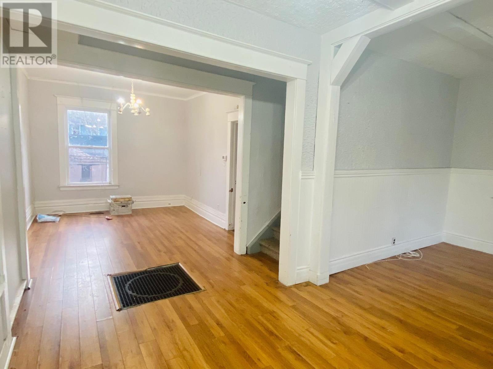 415 Wellington St E, Sault Ste. Marie, Ontario  P6A 2M1 - Photo 3 - SM252815