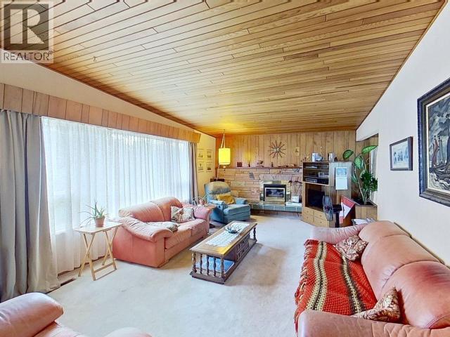 7199 Thunder Bay Street, Powell River, British Columbia   - Photo 3 - 19347