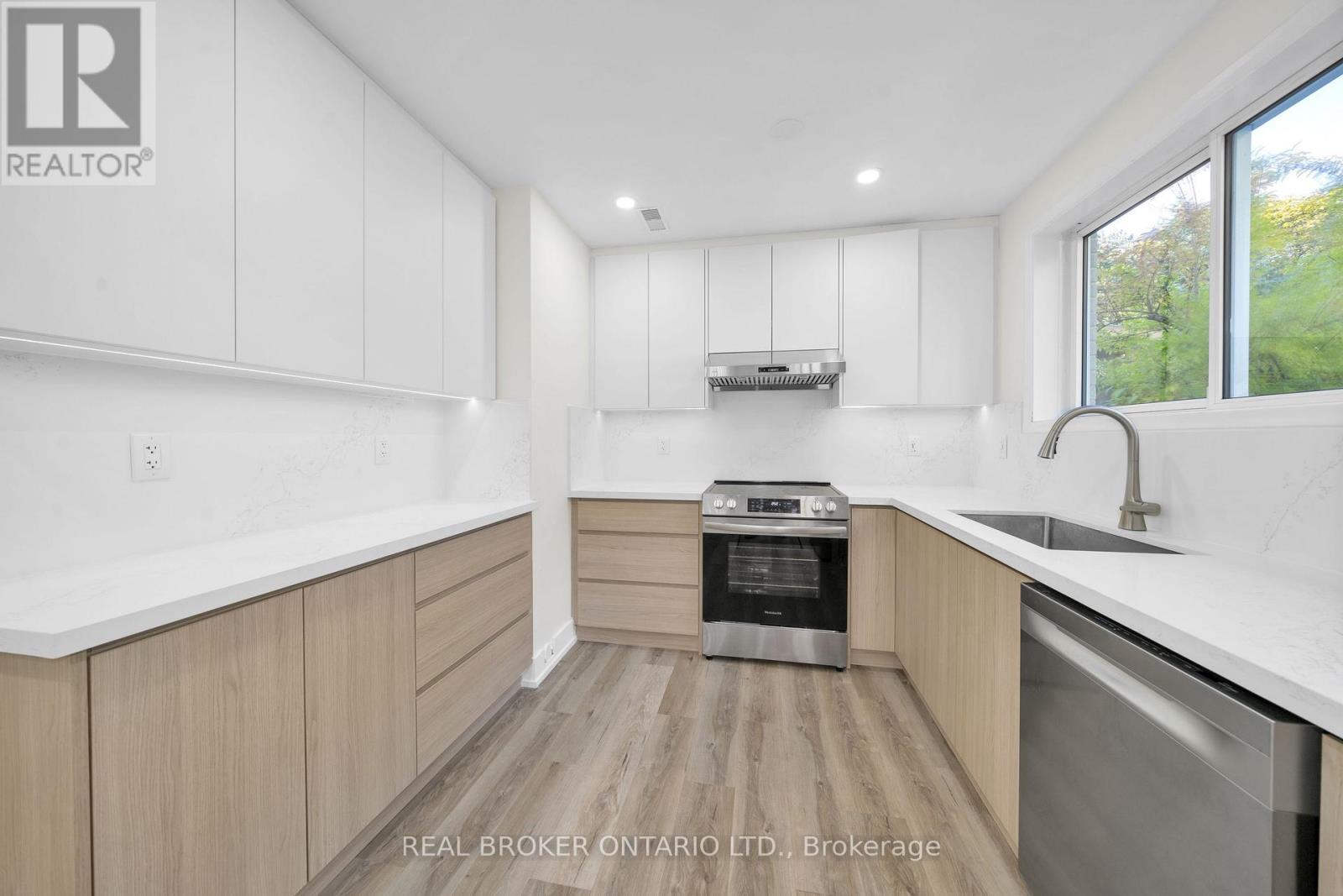 36 Marthclare Avenue, Toronto, Ontario  M3A 1E2 - Photo 13 - C12527390