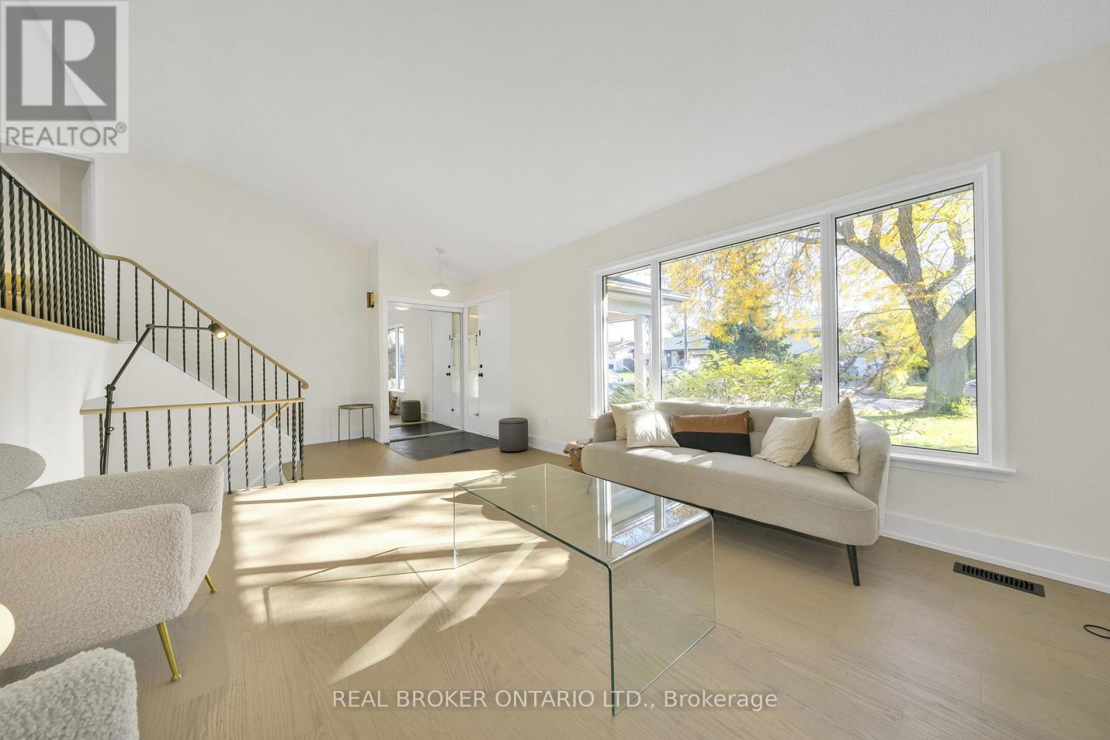 36 Marthclare Avenue, Toronto, Ontario  M3A 1E2 - Photo 6 - C12527390