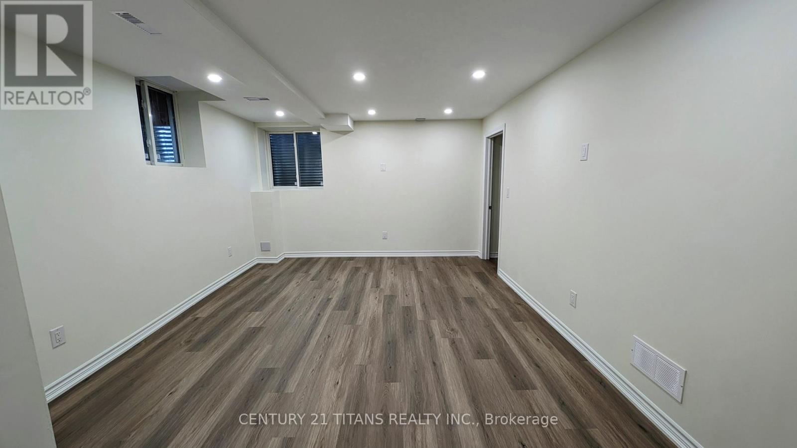 27 Vickery Street, Whitby, Ontario  L1P 0L2 - Photo 8 - E12526944