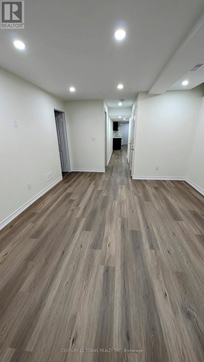 27 Vickery Street, Whitby, Ontario  L1P 0L2 - Photo 5 - E12526944