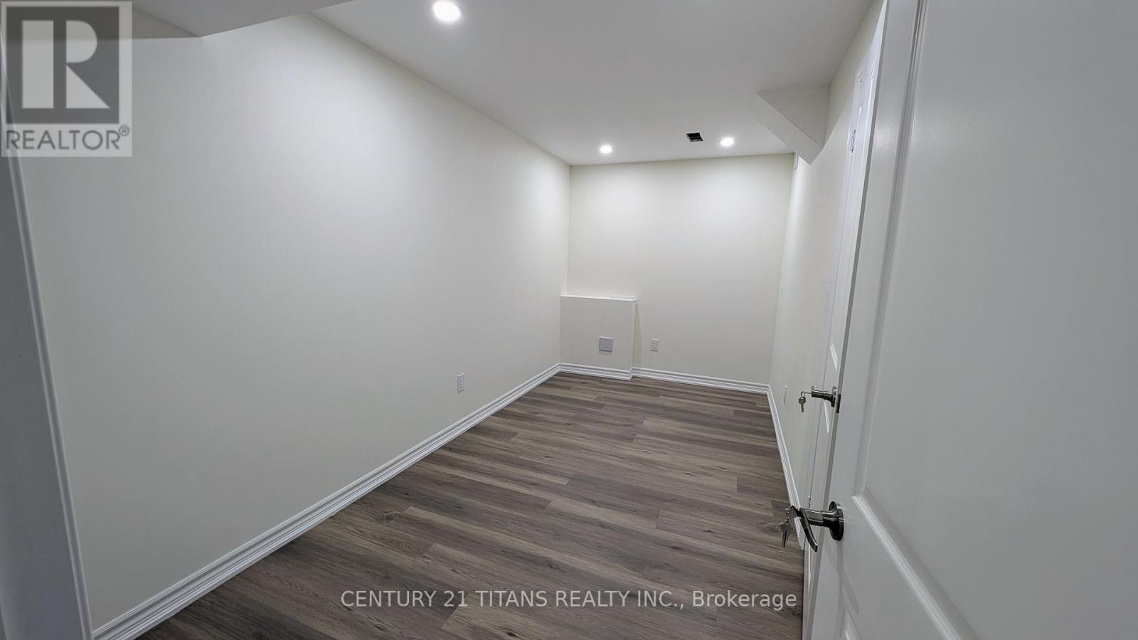 27 Vickery Street, Whitby, Ontario  L1P 0L2 - Photo 10 - E12526944