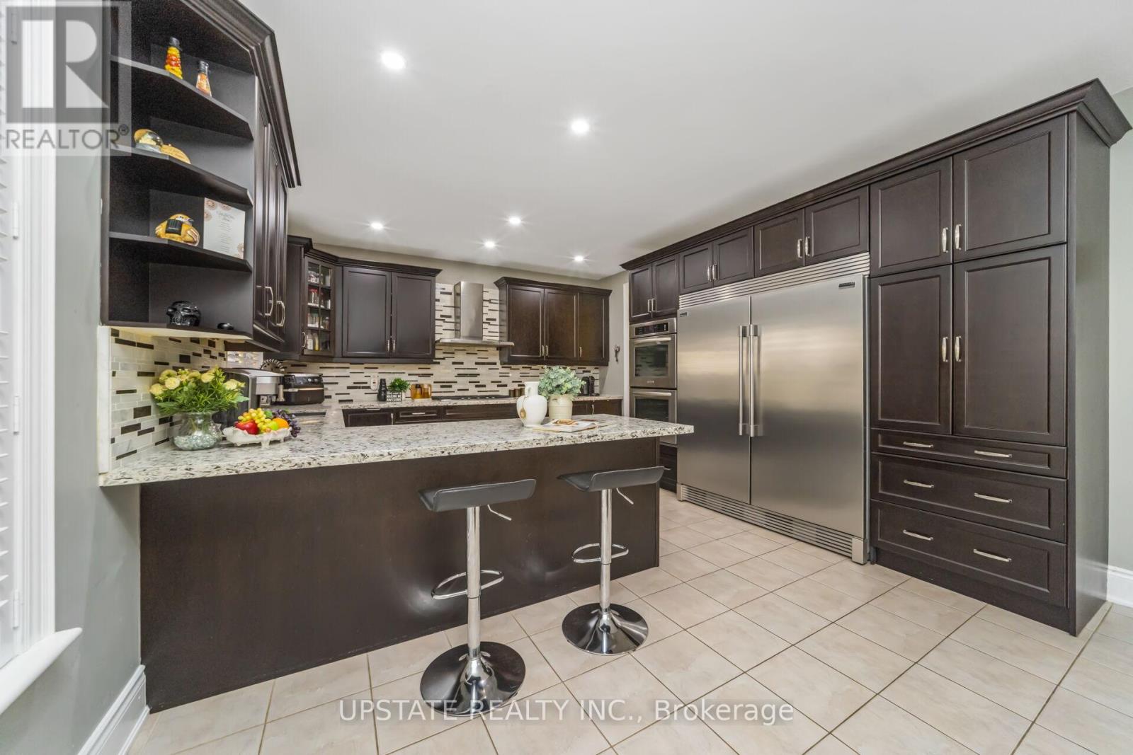 105 Royal West Drive, Brampton, Ontario  L6X 0V6 - Photo 14 - W12528722