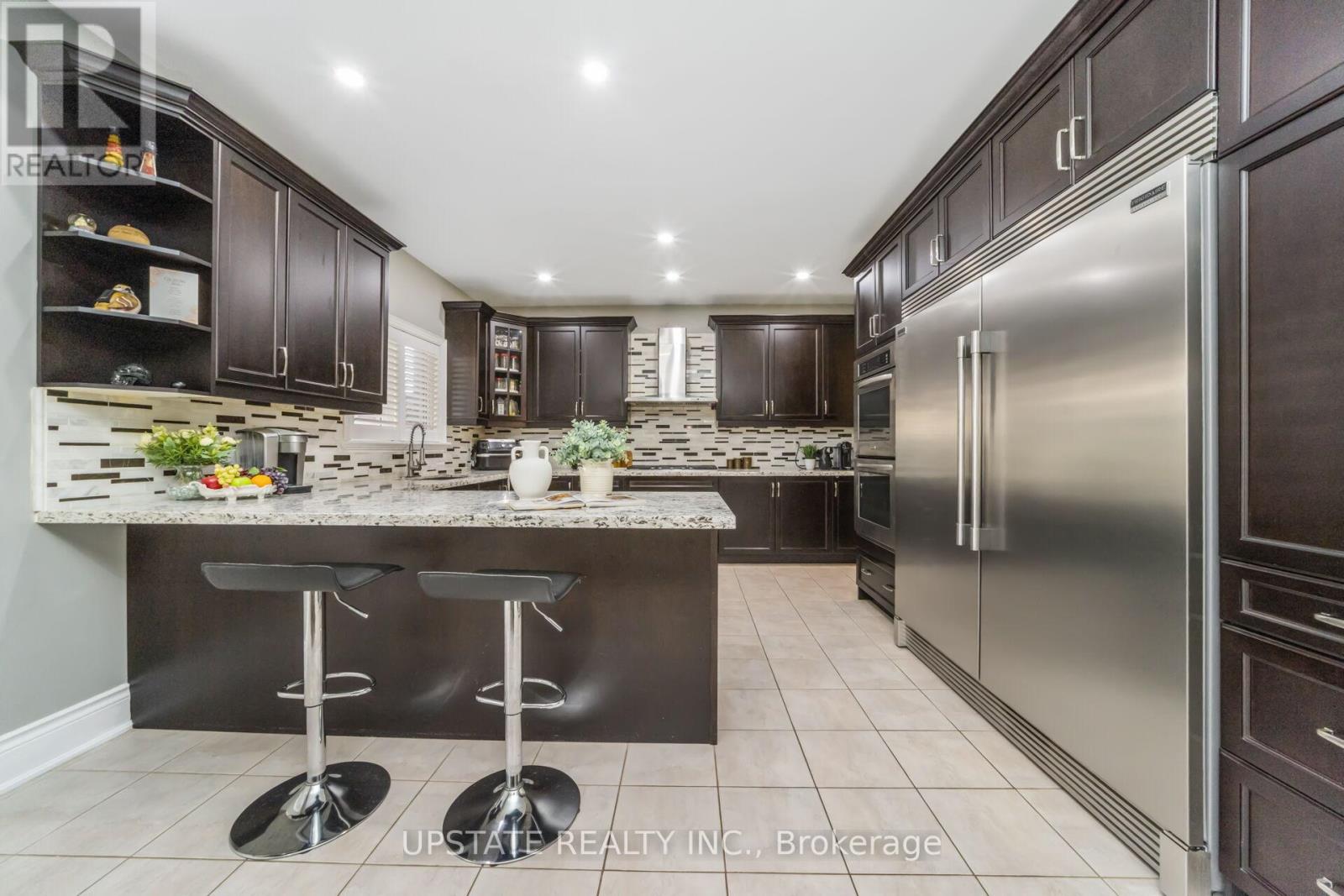 105 Royal West Drive, Brampton, Ontario  L6X 0V6 - Photo 15 - W12528722