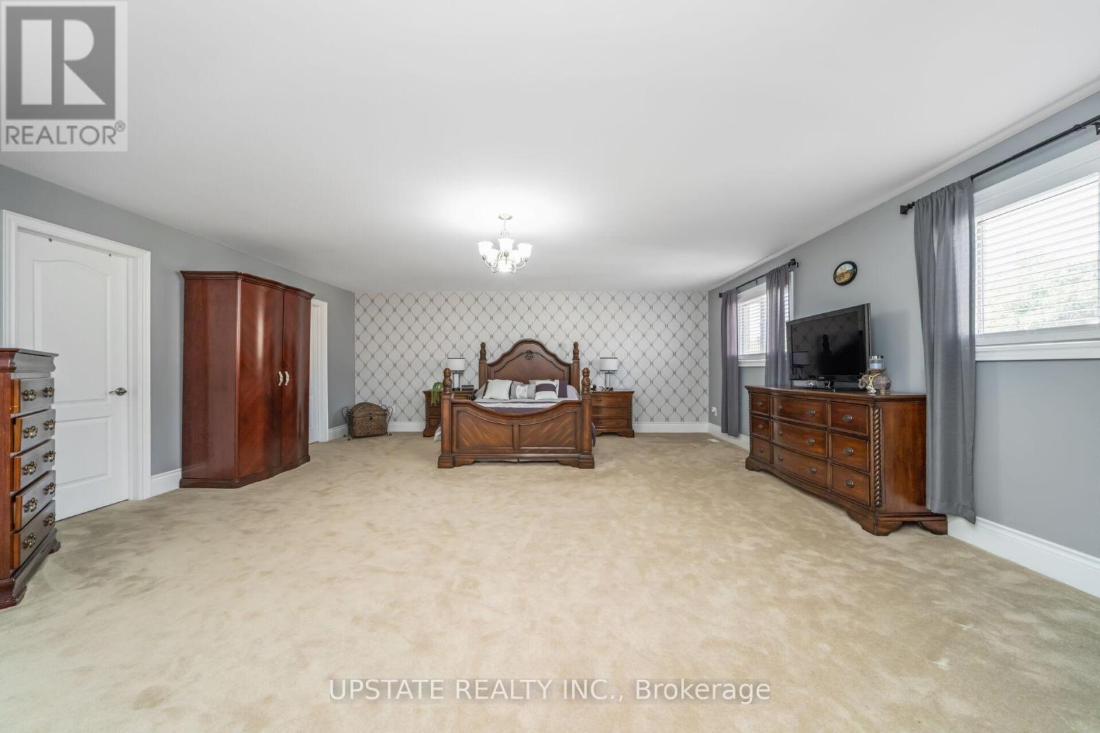 105 Royal West Drive, Brampton, Ontario  L6X 0V6 - Photo 21 - W12528722