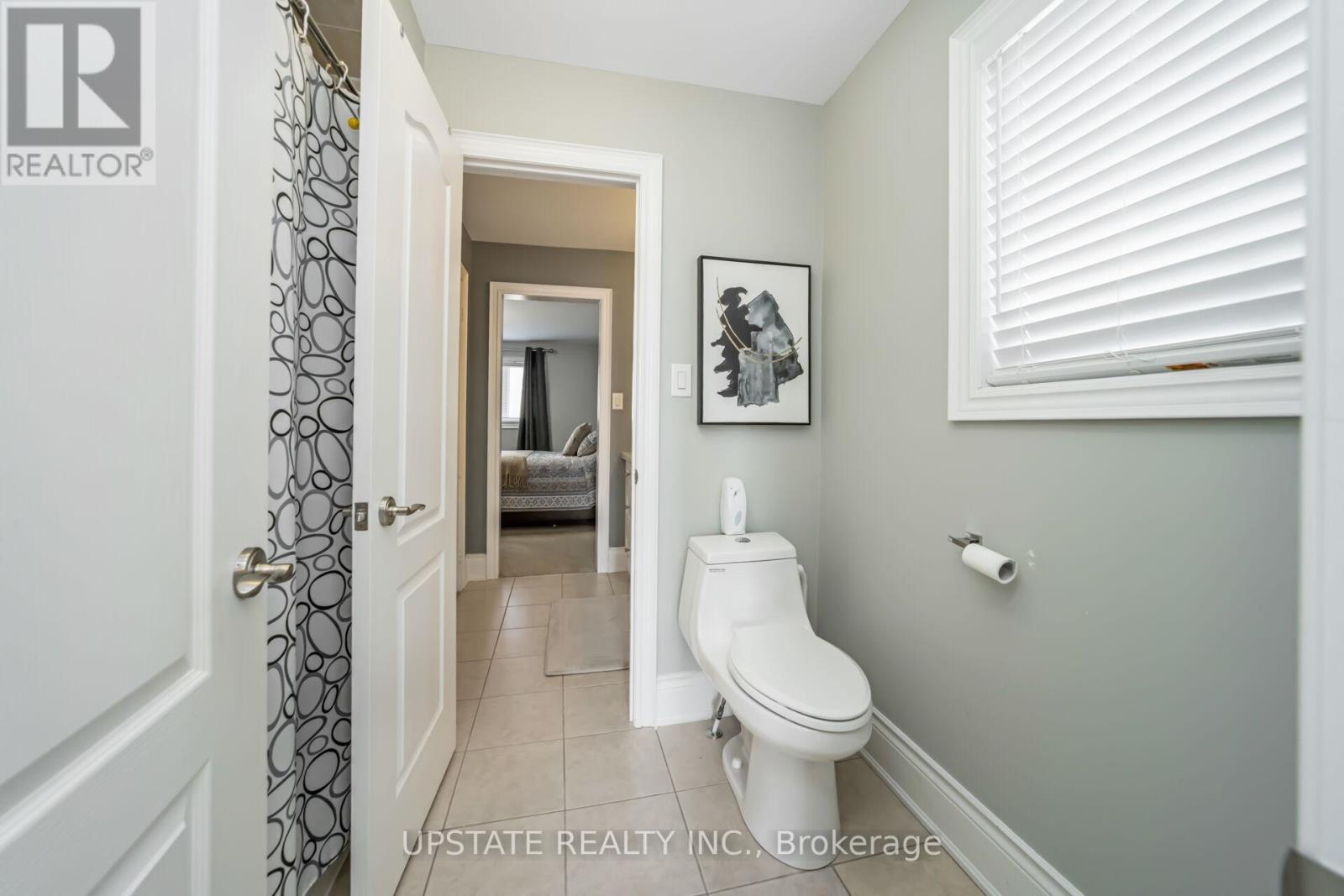 105 Royal West Drive, Brampton, Ontario  L6X 0V6 - Photo 27 - W12528722