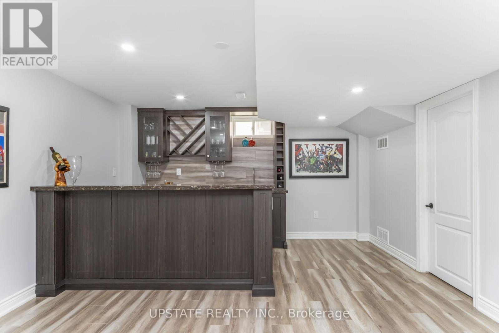 105 Royal West Drive, Brampton, Ontario  L6X 0V6 - Photo 32 - W12528722