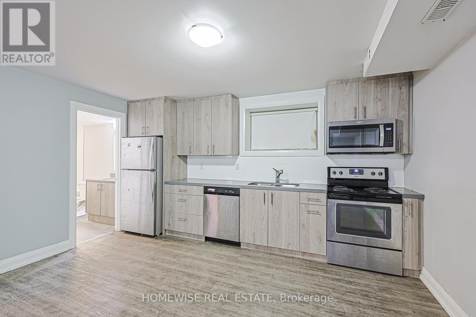 B02 - 814 Glencairn Avenue, Toronto, Ontario  M6B 2A3 - Photo 2 - W12528776