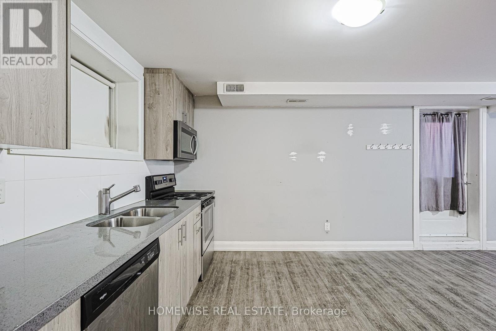 B02 - 814 Glencairn Avenue, Toronto, Ontario  M6B 2A3 - Photo 4 - W12528776