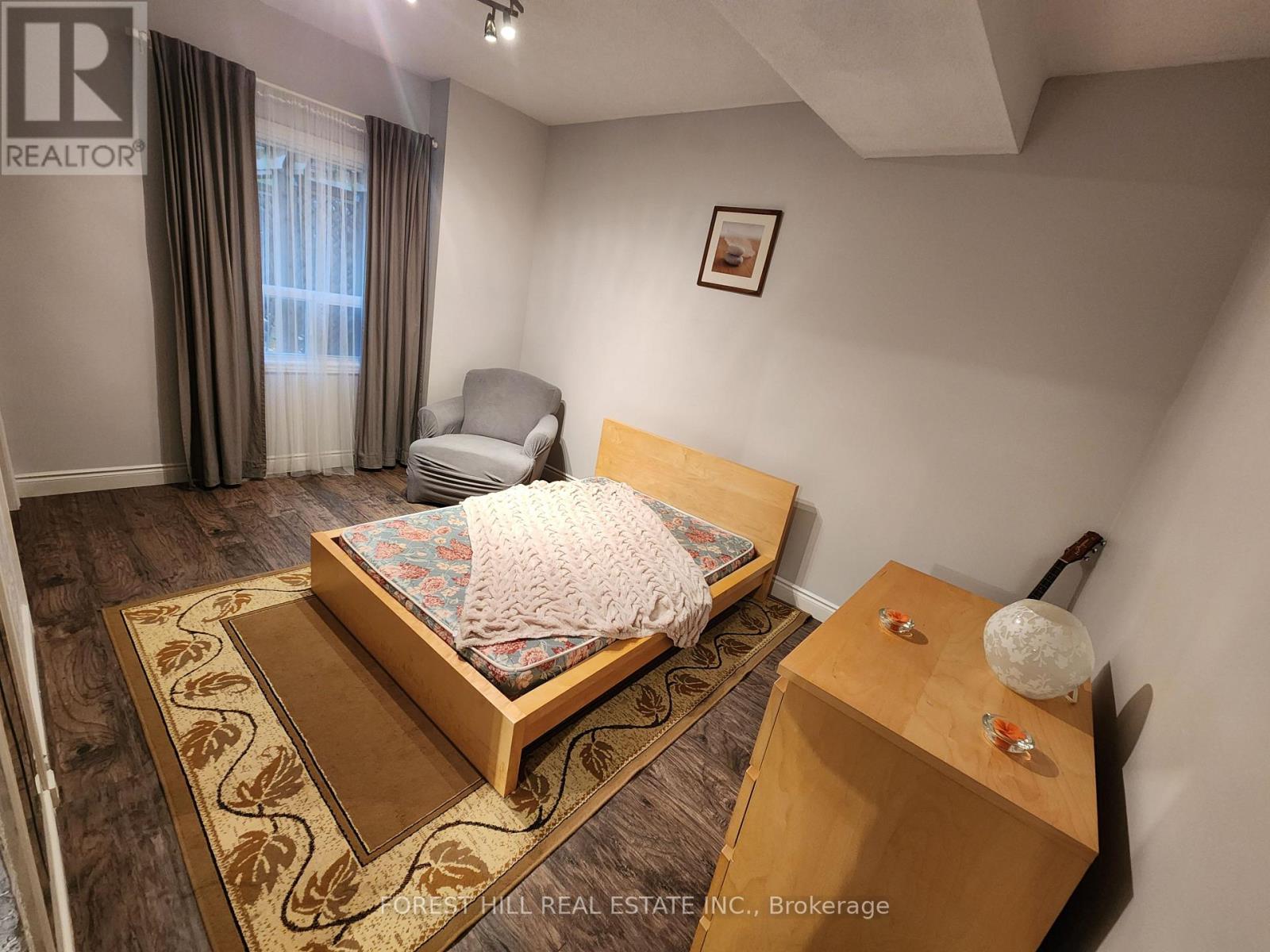 1214 Kos Boulevard, Mississauga, Ontario  L5J 4L7 - Photo 11 - W12528778