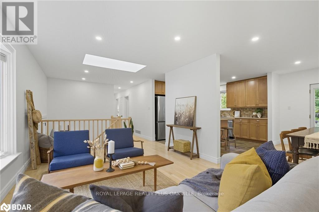 2159 Hixon Street, Oakville, Ontario  L6L 1T5 - Photo 9 - W12528792