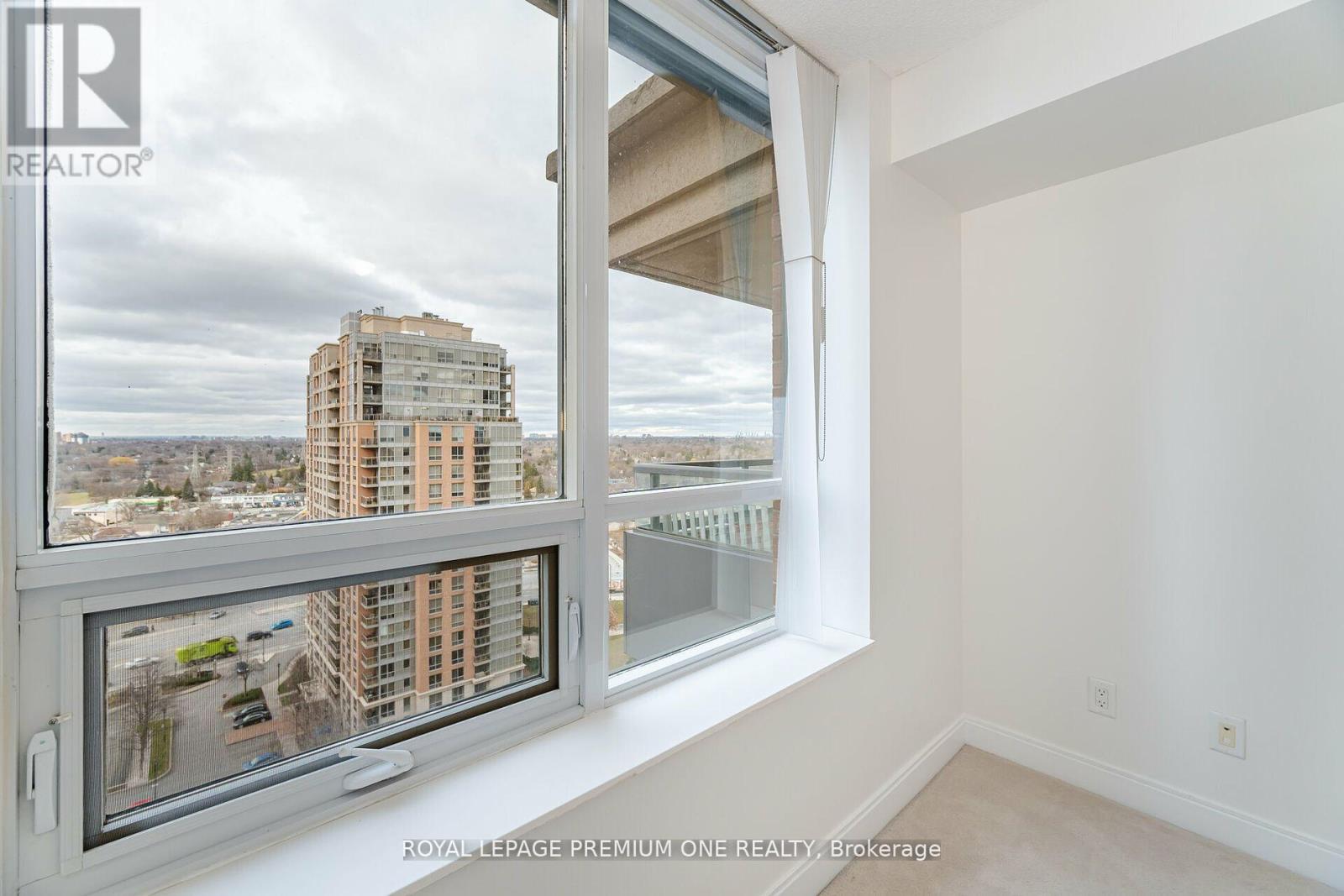 1957 - 25 Viking Lane, Toronto, Ontario  M9B 0A1 - Photo 10 - W12528808