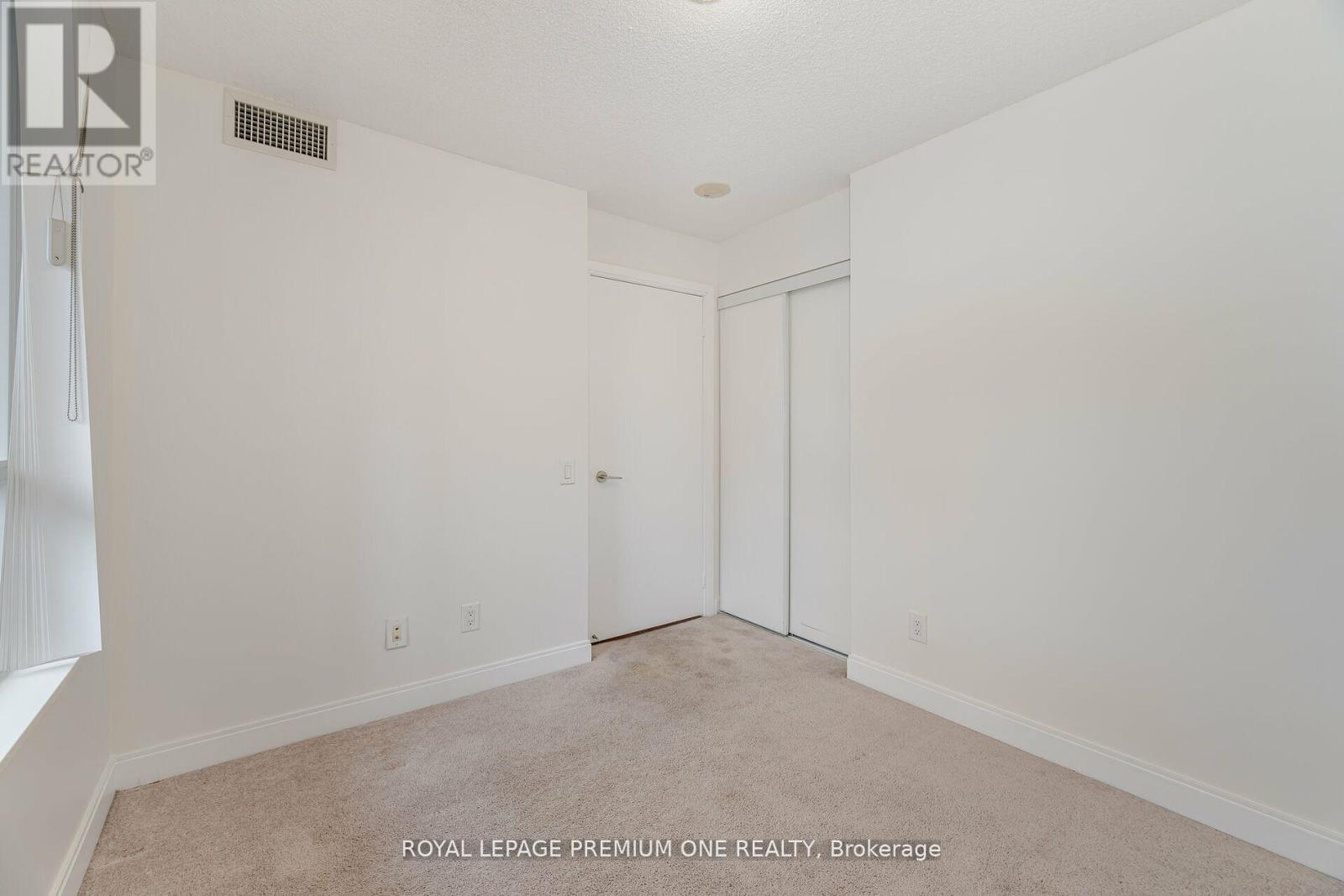 1957 - 25 Viking Lane, Toronto, Ontario  M9B 0A1 - Photo 12 - W12528808