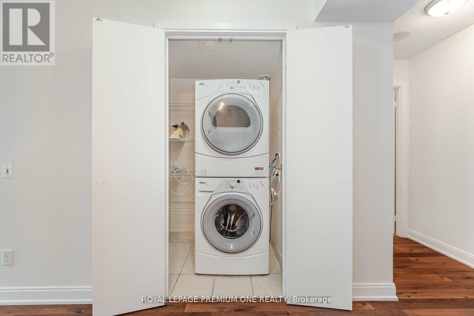 1957 - 25 Viking Lane, Toronto, Ontario  M9B 0A1 - Photo 14 - W12528808