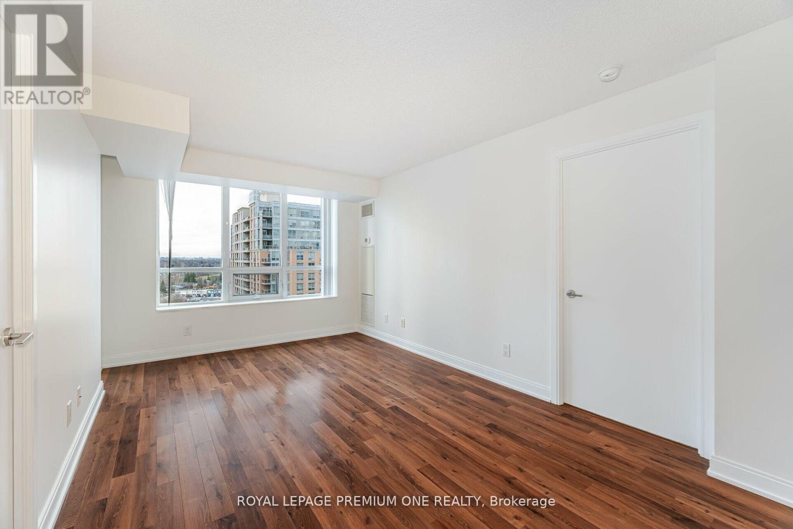 1957 - 25 Viking Lane, Toronto, Ontario  M9B 0A1 - Photo 8 - W12528808