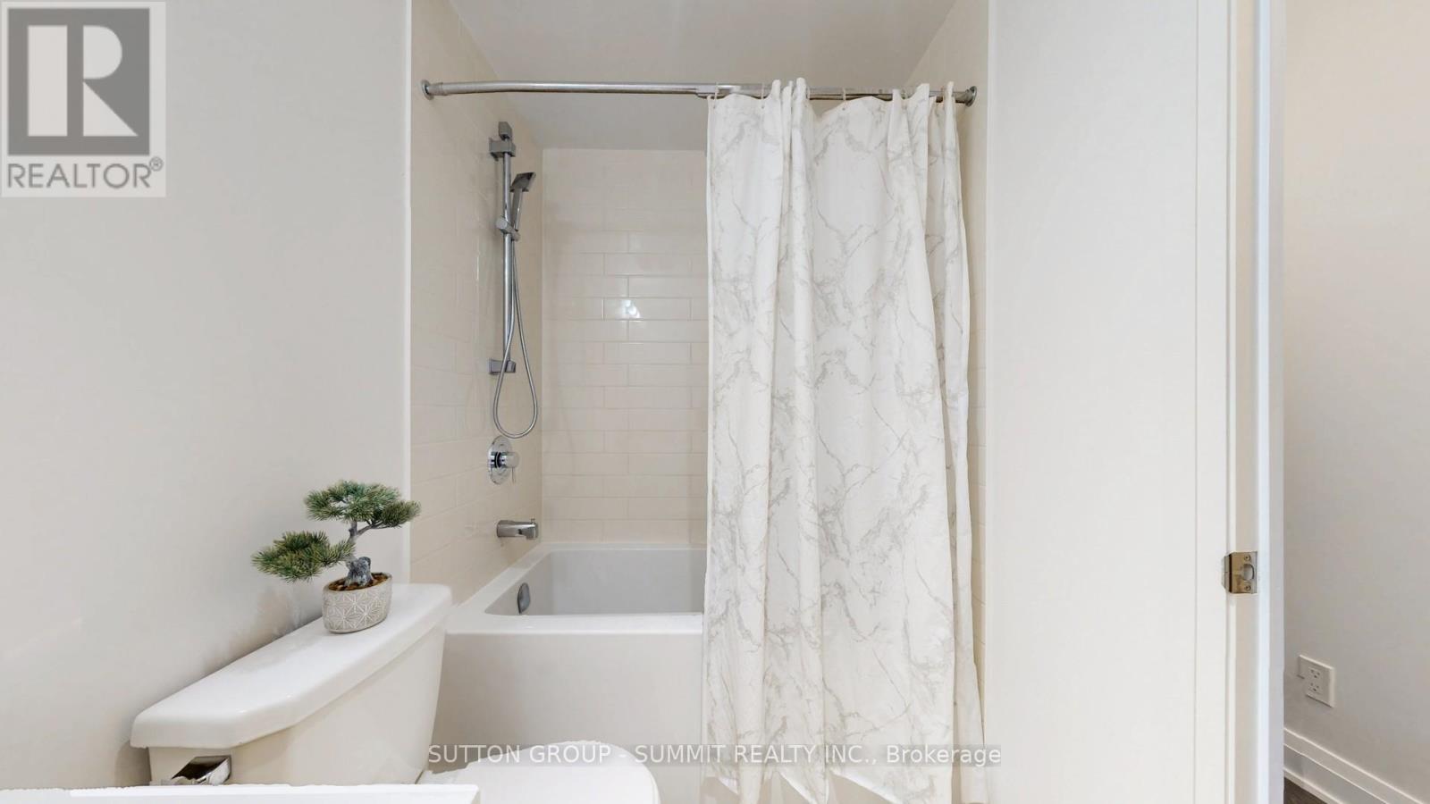 307 - 55 Speers Road N, Oakville, Ontario  L6K 0H9 - Photo 4 - W12528836