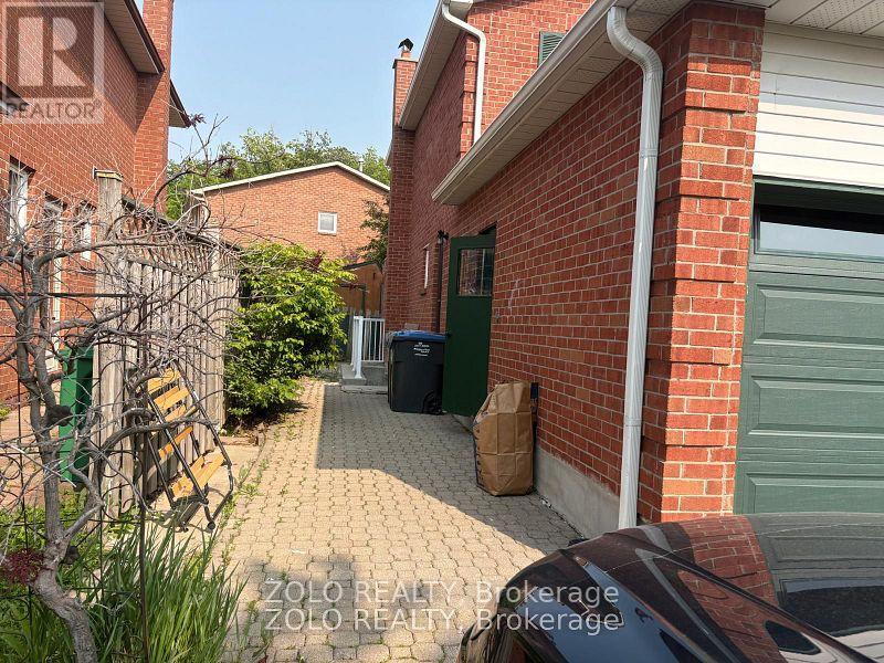 50 Dundalk Crescent, Brampton, Ontario  L6Z 2V1 - Photo 16 - W12528852
